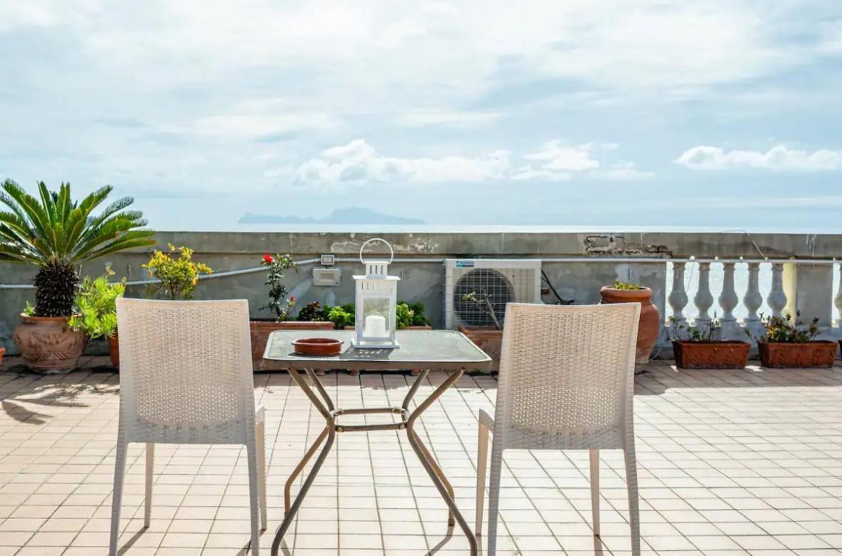 Rooftop In Front Of The Castle Naples Extérieur photo