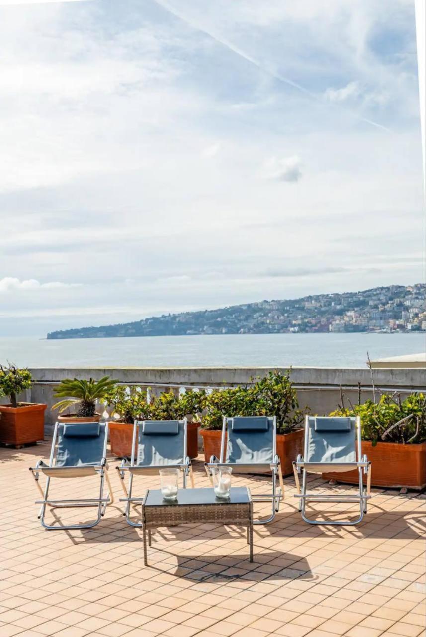 Rooftop In Front Of The Castle Naples Extérieur photo